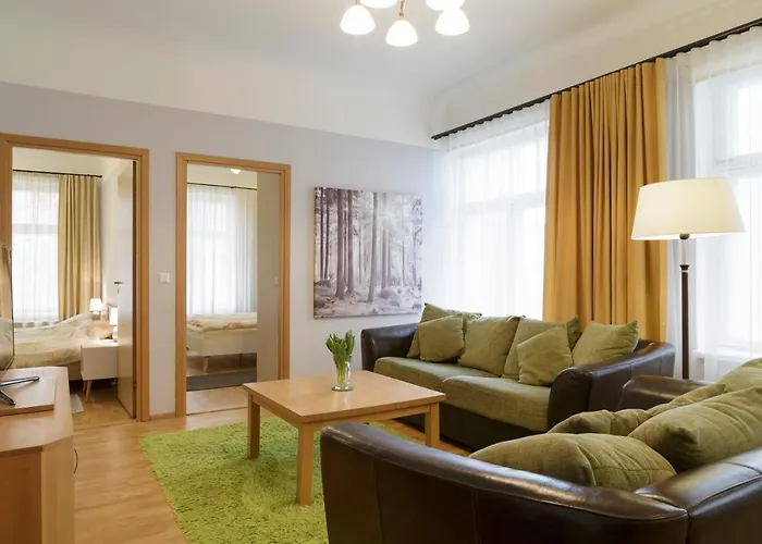 Saaresalu Center * パルヌ