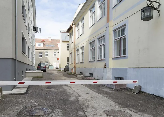 Saaresalu Center パルヌ